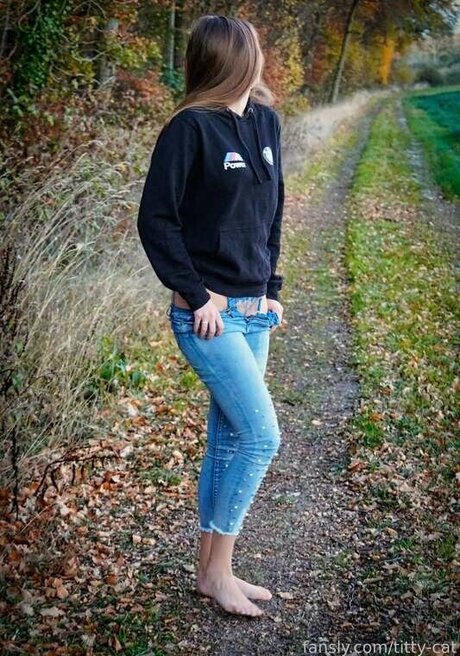 vollbusige milf onlyfans kunst schöne archiv