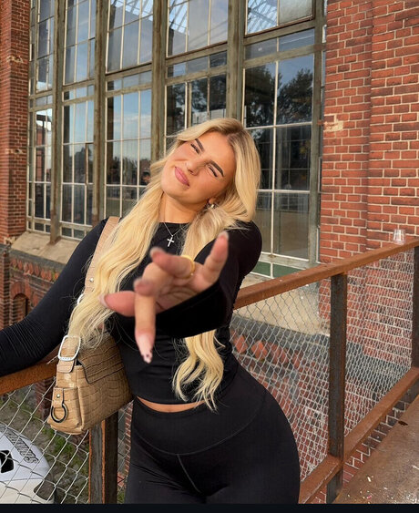 Sophie Schnur hübsche nackten bild