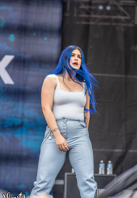 Courtney LaPlante freie kunst archiv