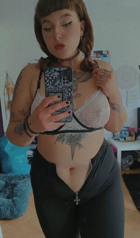 xlenaa official kostenlose nacktheit foto