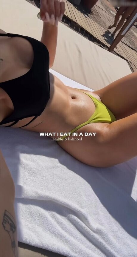 Merve zkan perfekte nette bild