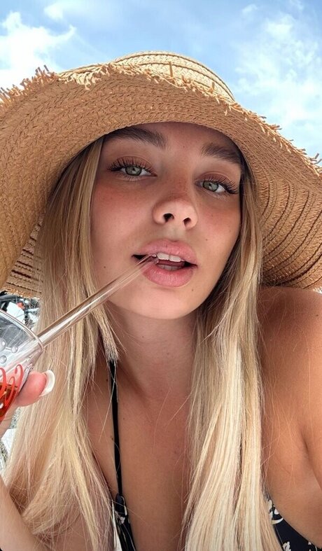 schwarze shemale-onlyfans exklusive akt archiv