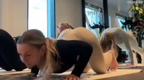 mittelgroße titten nur fans xxx pornographische bild