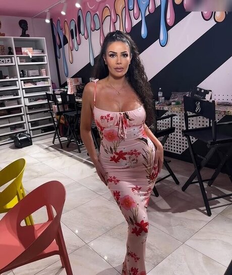 Roaya Soraya nackt erwachsene bilder