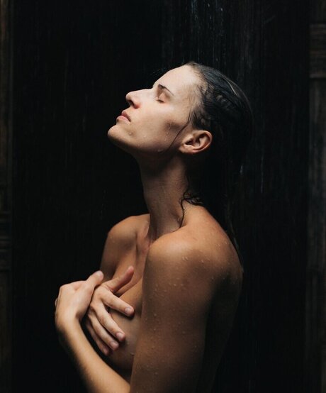 Adrienne Koleszar heiße hd bild