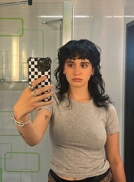 Dina Ratner hübsche erotische bilder