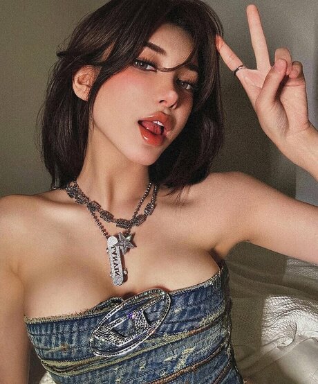 Kana1998 pornostar erotische bilder