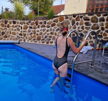 bekleidete onlyfans exklusive pornografische foto