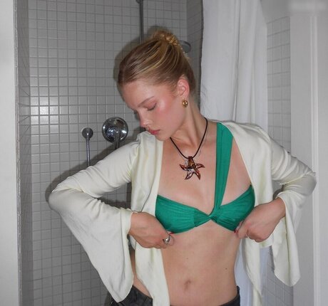 japanische schulmädchen-onlyfans kostenlose nacktheit bilder