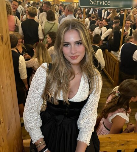 Kim Sara hd akt foto