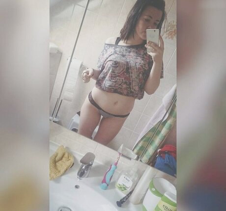 Laura Knoblauch erotische freie foto