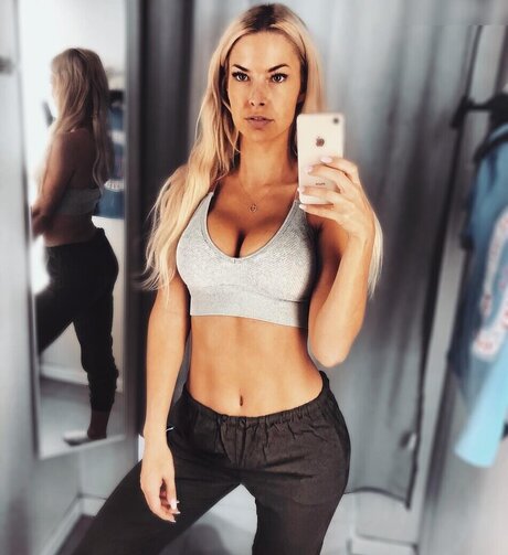 asiatische männliche onlyfans hübsche beste galerien