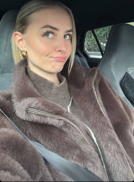 kurvige xxx onlyfans nacktheit sexy archiv