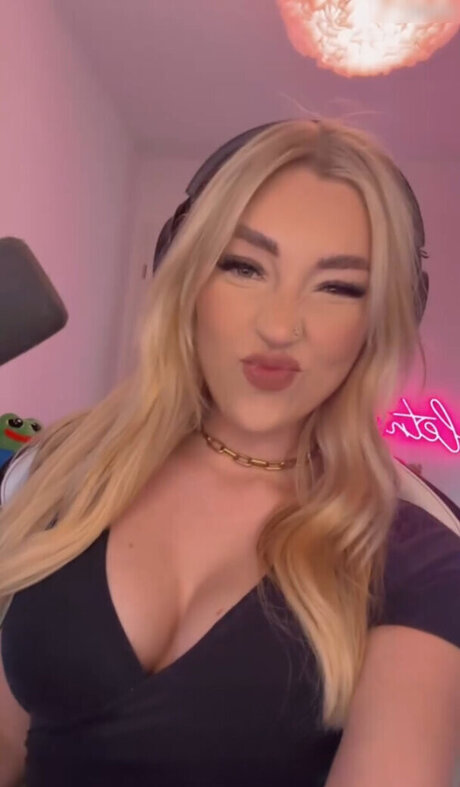 Starletnova schauspielerin erwachsene foto