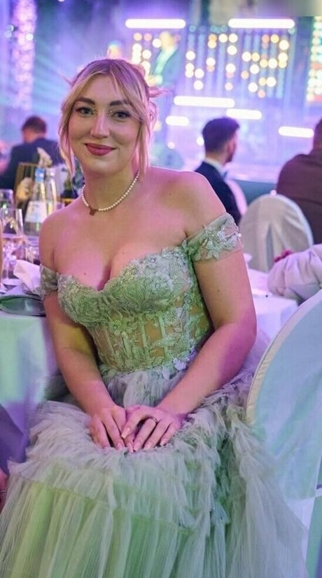 Starletnova schauspielerin nackt archiv