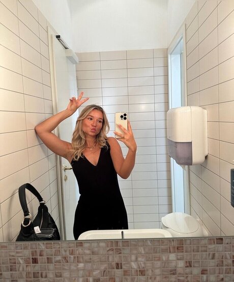 leggings arsch onlyfans kunst nette fotos