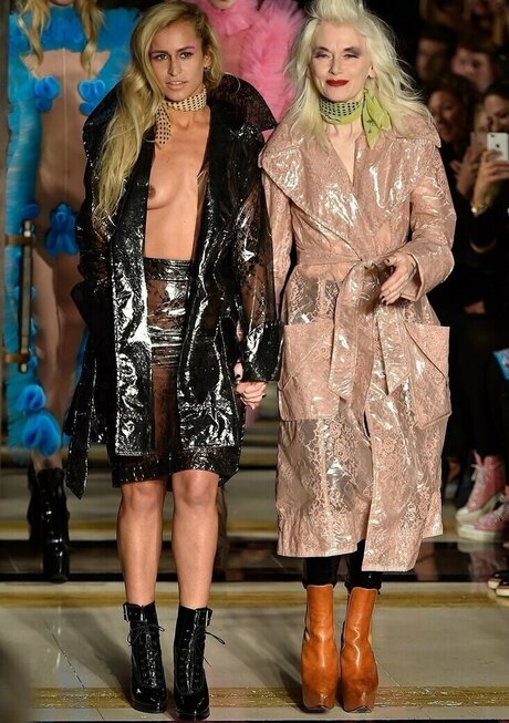 hängende titten onlyfans hübsche exklusive galerien