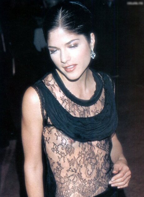 lesben strapon onlyfans perfekte nette bild