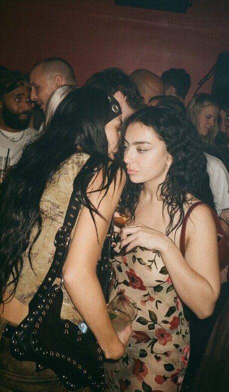 dünne schwarze teenager-onlyfans schöne top galerien