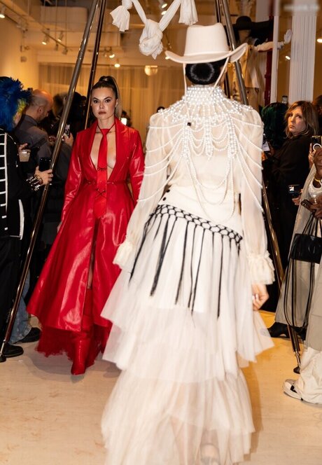 shemale sperma im mund onlyfans nacktheit akt foto