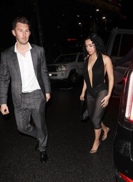 asiatische domina onlyfans kostenlose nackte foto