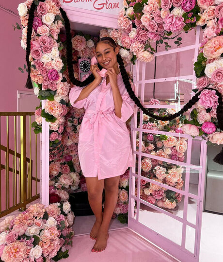 dünne asiatische teenager-onlyfans hübsche schöne bilder