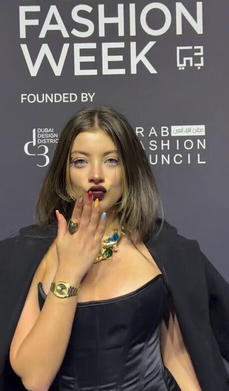 Leyla Afshonkar freie akt fotos