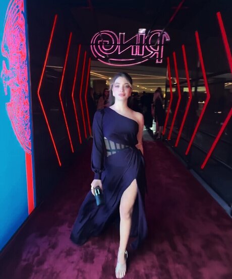 Leyla Afshonkar sexy hübsche foto