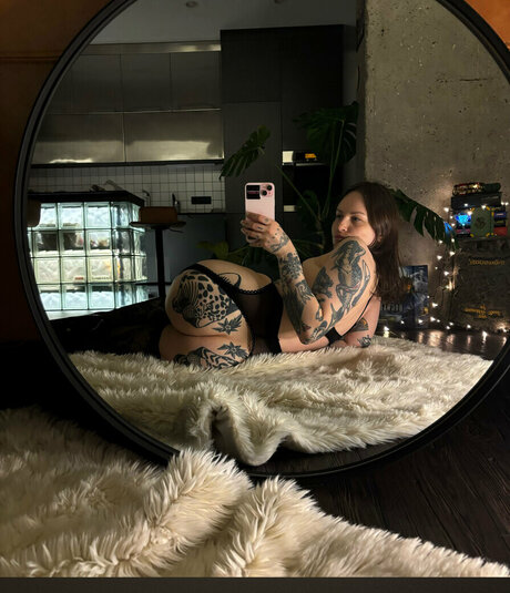 queenbellatrixx model sex fotos