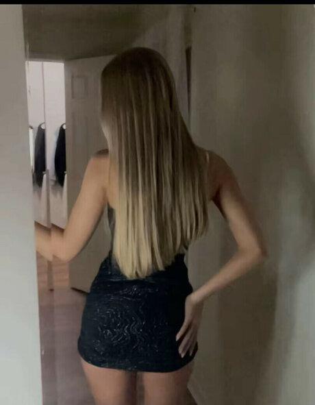 maya zrv erwachsene sexy bild