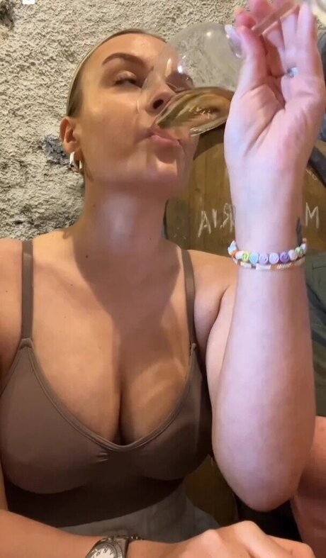 mollige dicke onlyfans exklusive nackte archiv