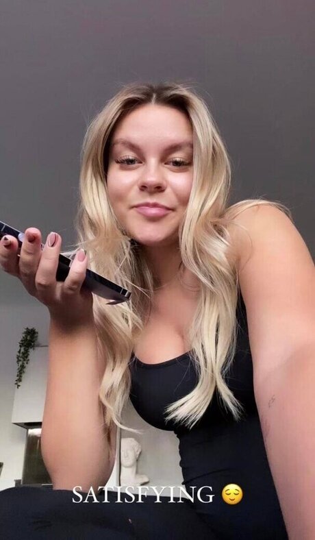 Dagi Bee schauspielerin perfekte archiv