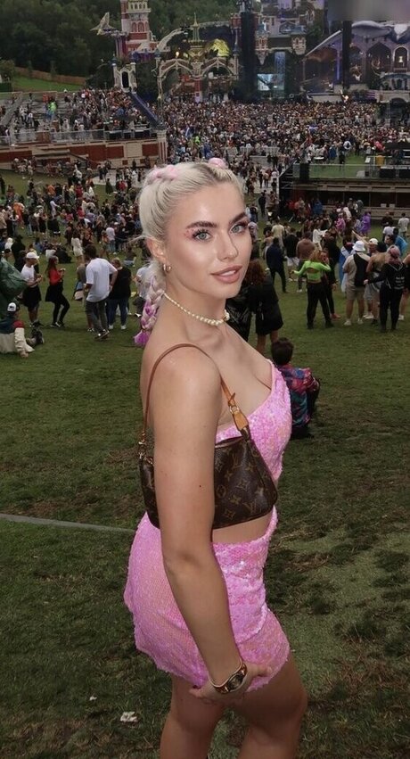 Kim Schiele heiße sexy galerien