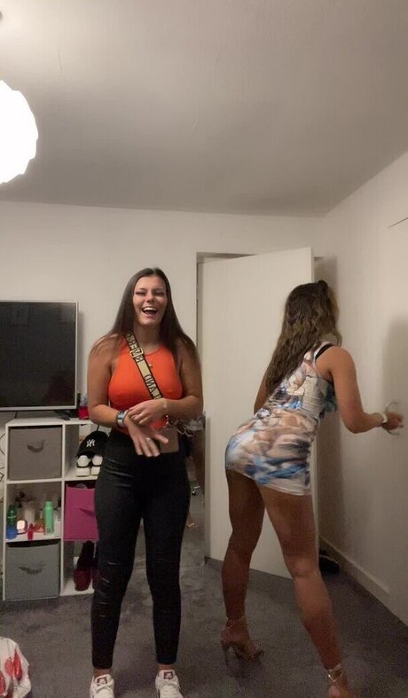 Casey Penmann sexy top fotos