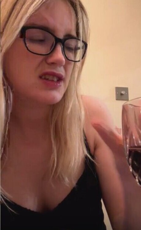 Emily xx top porno bilder