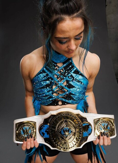 Lyra Valkyria heiße erwachsene fotos