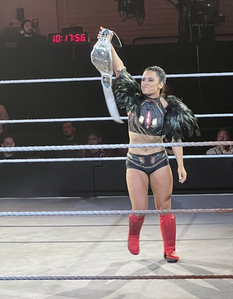 Lyra Valkyria hd nackt galerien