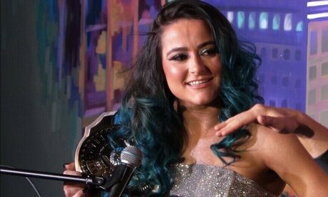 Lyra Valkyria nackte fotos