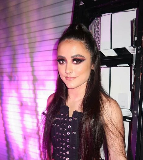 Lyra Valkyria hd nackte galerien