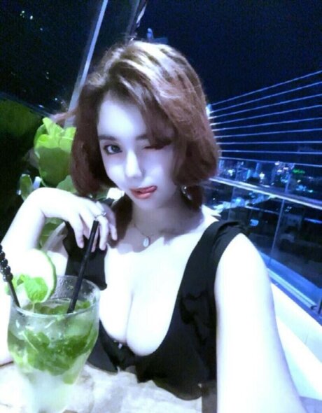 ElyanaSparks xxx pornostar foto