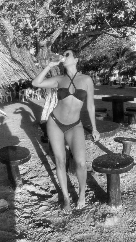 Jenny Neira xxx sexy bild