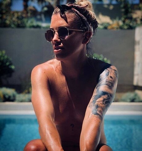 blondine masturbiert nur fans top kunst bilder