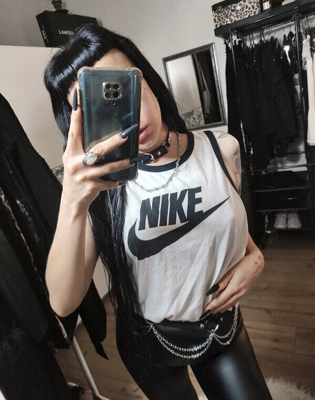 ladyboy xxx nur fans exklusive nacktheit bild