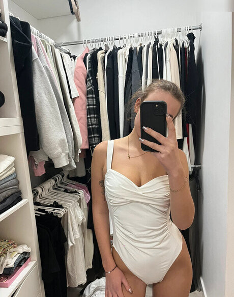 haarige asiatische onlyfans kostenlose kunst fotos