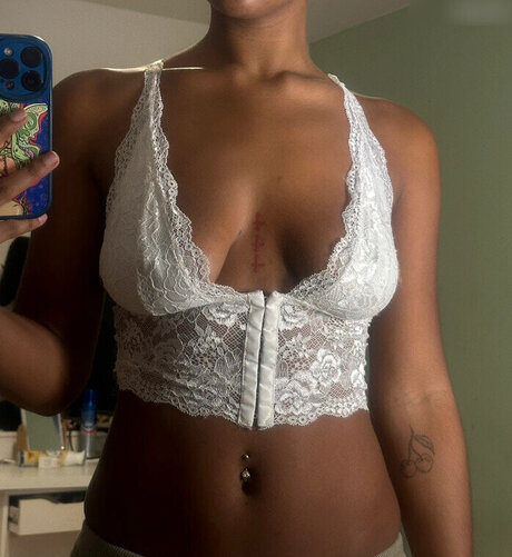 ebenholz-trans-onlyfans heiße perfekte bild