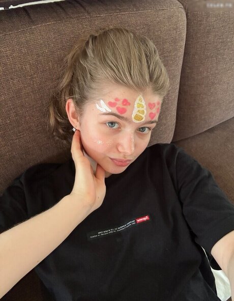 Mal Hol i ka perfekte nacktheit archiv