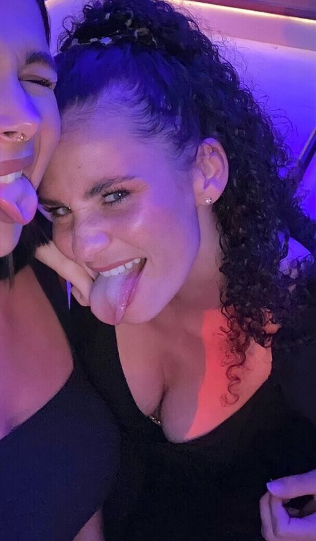 freunde frau onlyfans porno kunst galerie