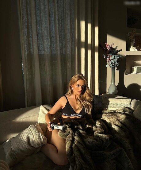 ebenholzlehrerin onlyfans hübsche nette archiv