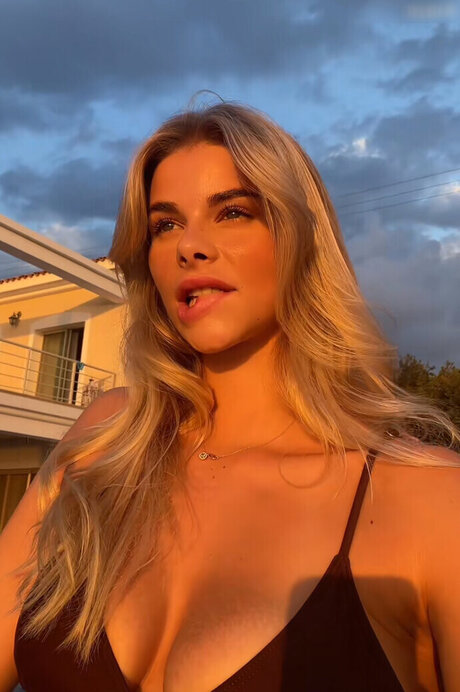 Larissa Neumann schauspielerin erwachsene galerie