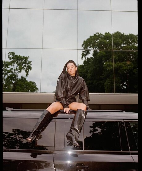 Solange Knowles model top bild